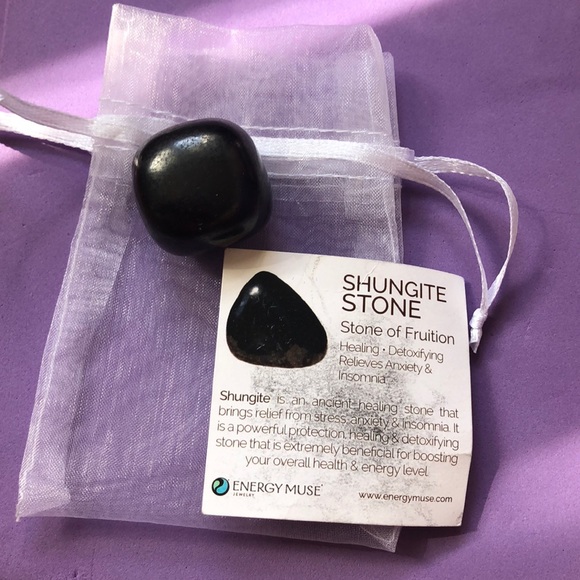 Small Tumbled Shungite Stone/Crystal - Picture 3 of 4